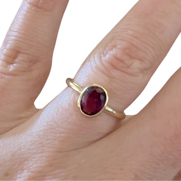 Purple Amethyst Gemstone Gold February Birthstone Ring - Picture 8 of 9